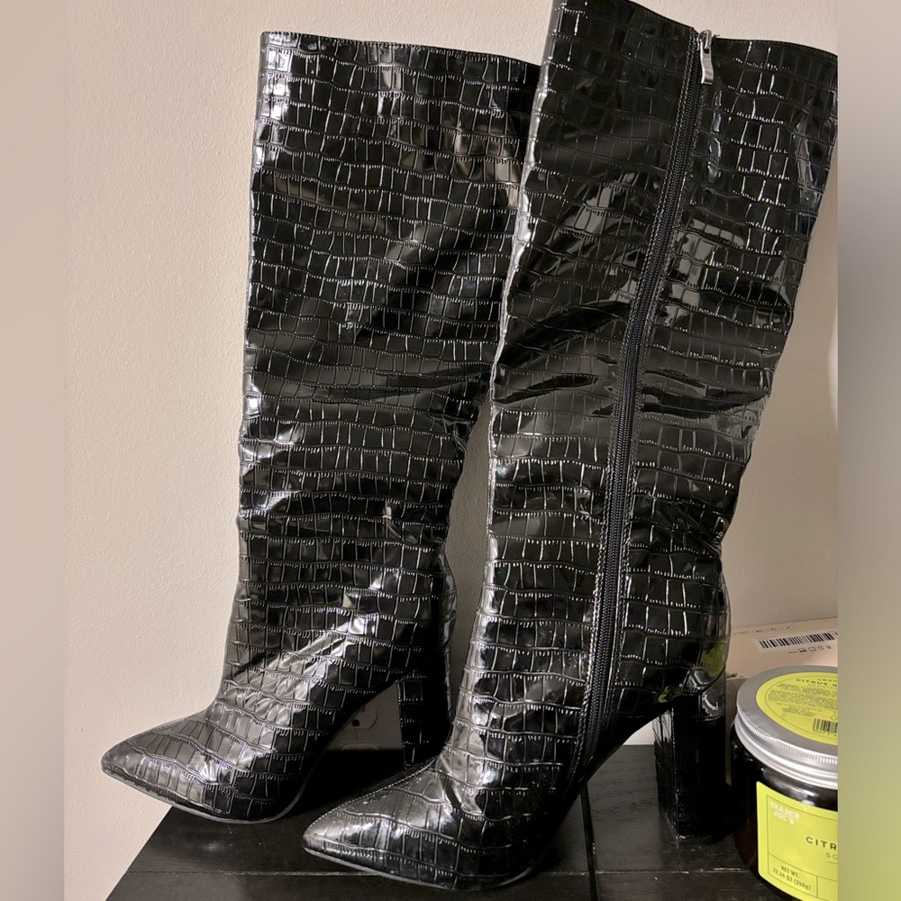 Black Croc Knee High Heels Boots Size 9.5